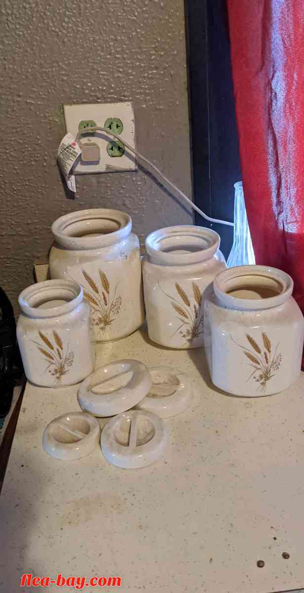 4 different size spice jars - Rockford, Illinois