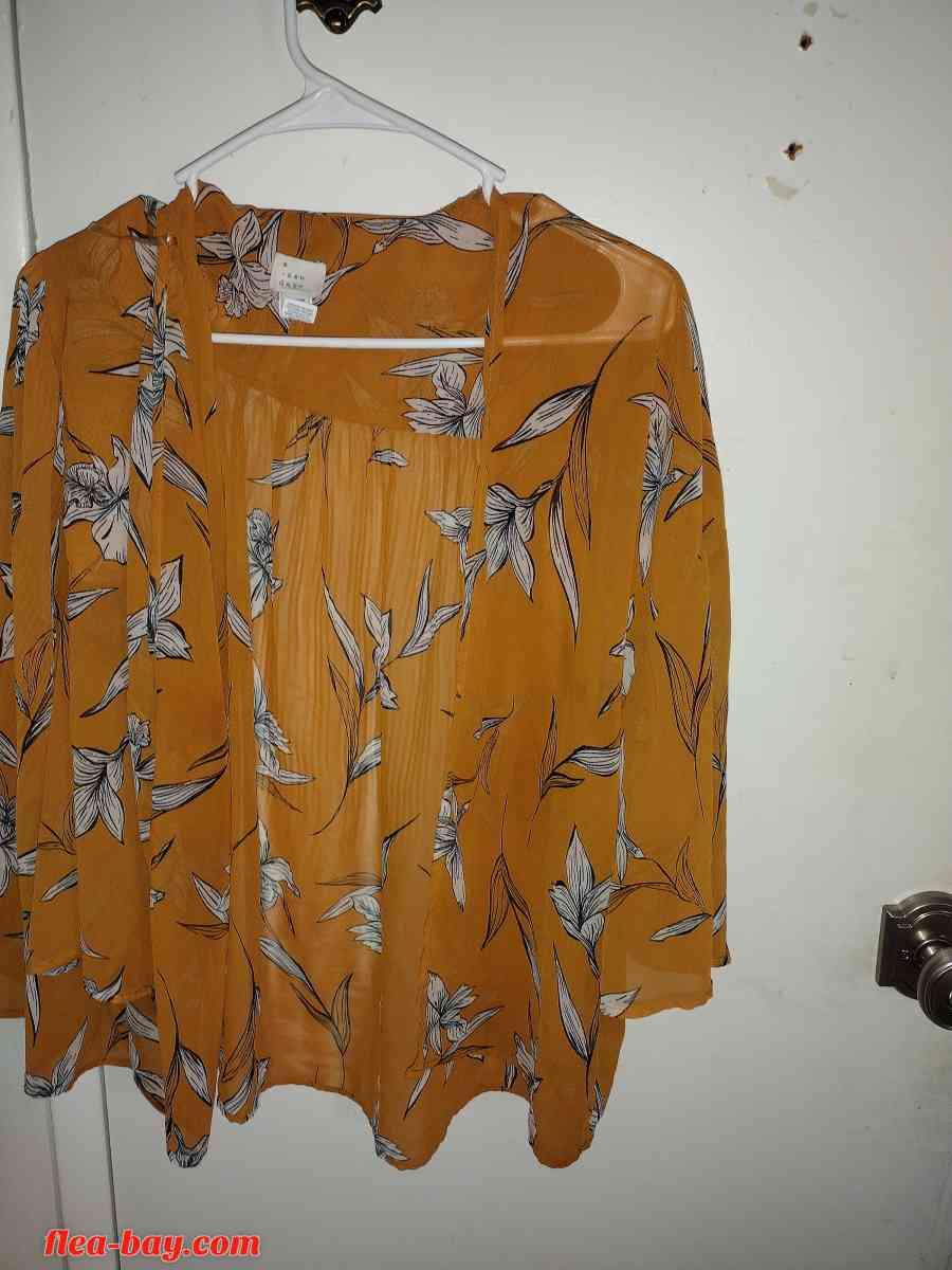 A ones sz fits all silk material like shurg NWOT - Hemet, California