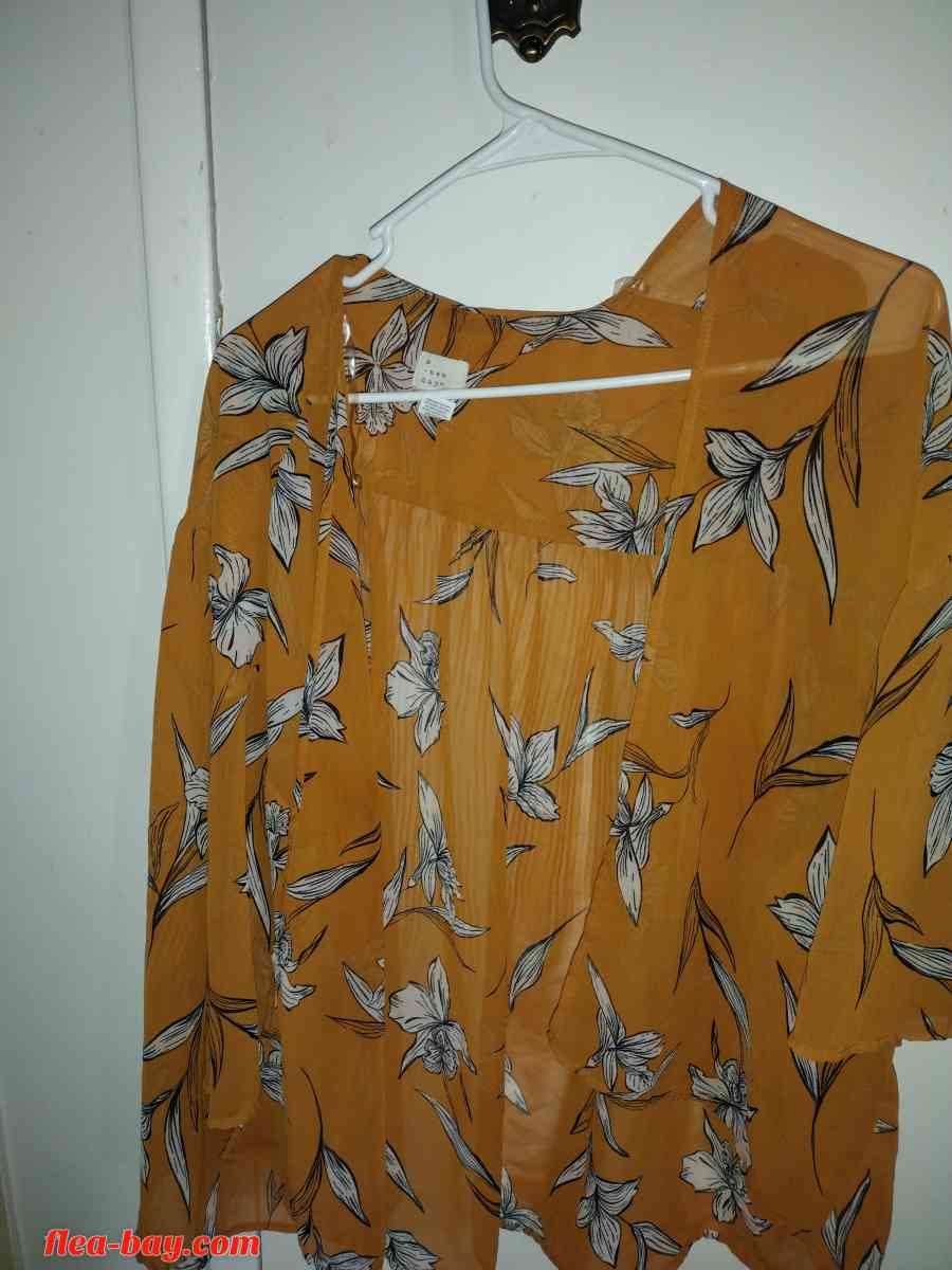 A ones sz fits all silk material like shurg NWOT - Hemet, California - FleaMarketBay