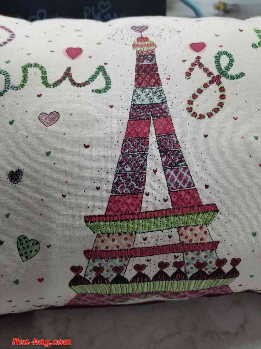 Throw Pillow Paris Je Taime 20" Long  x 13" Tall - Hobart, Indiana - FleaMarketBay