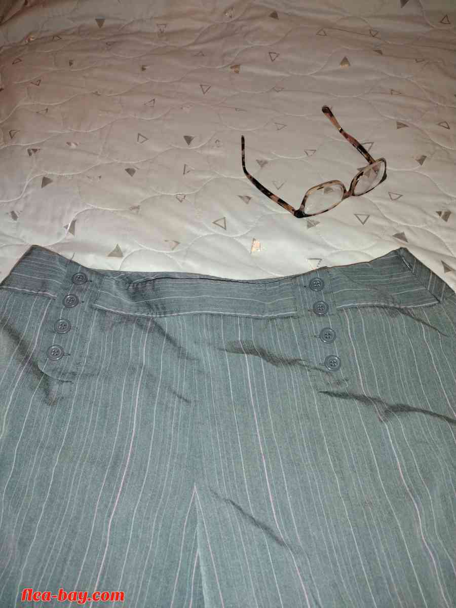 dress capris  NWOT - Hemet, California - FleaMarketBay