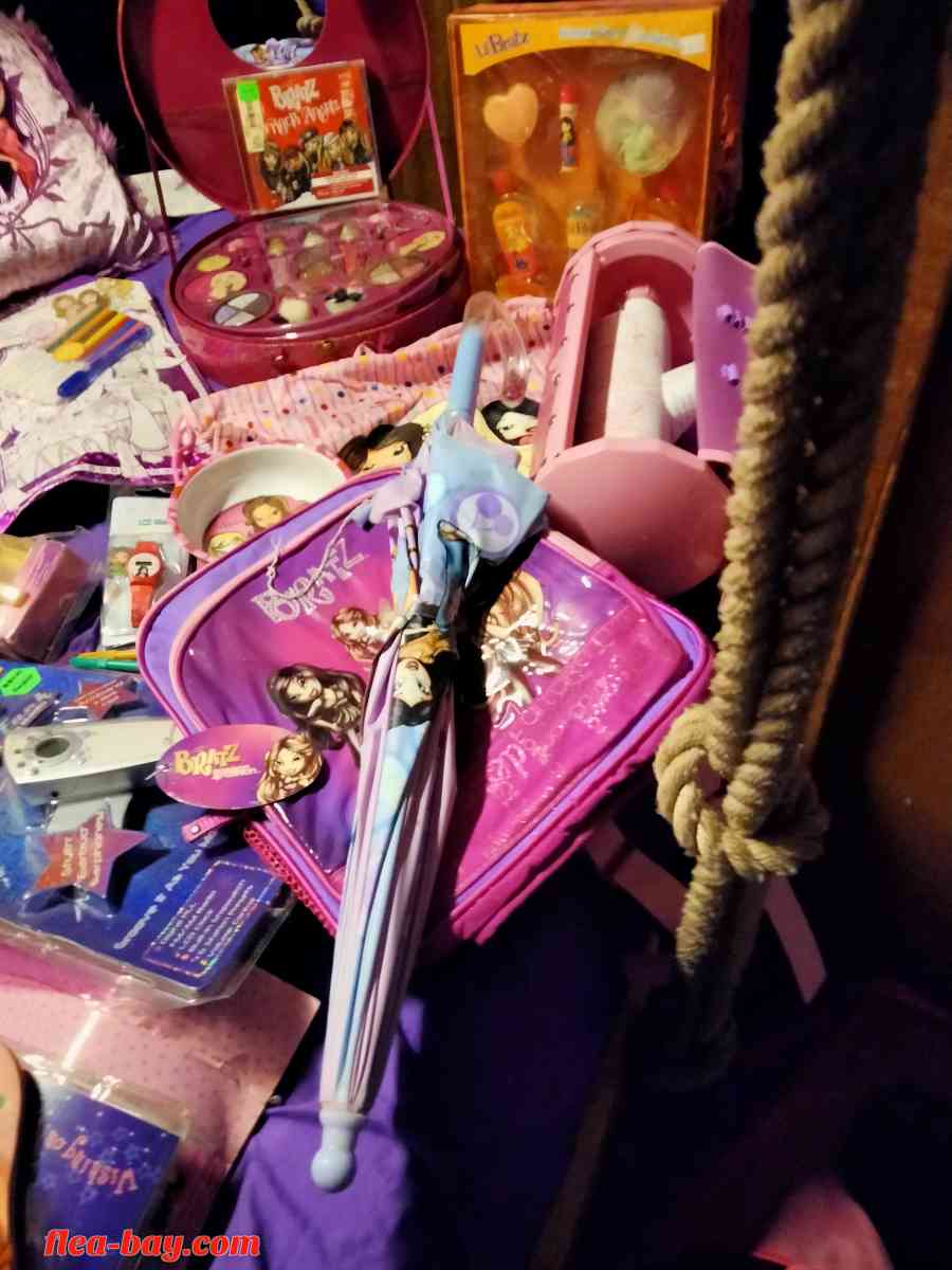 Bratz bundle - Cleburne, Texas - FleaMarketBay