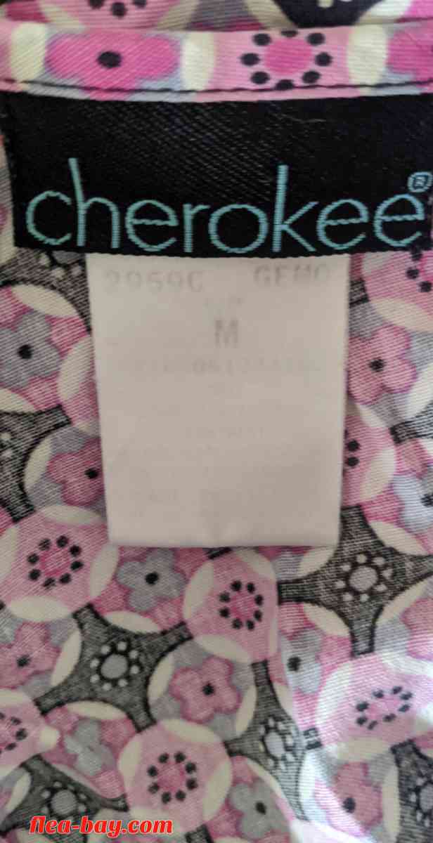 Scrub top - Rockford, Illinois - FleaMarketBay