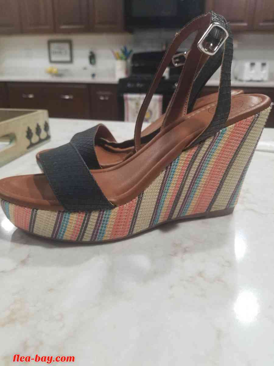Women's Dolce Mojo Moxy size 8 Open Toe Wedges Footwear Shoe