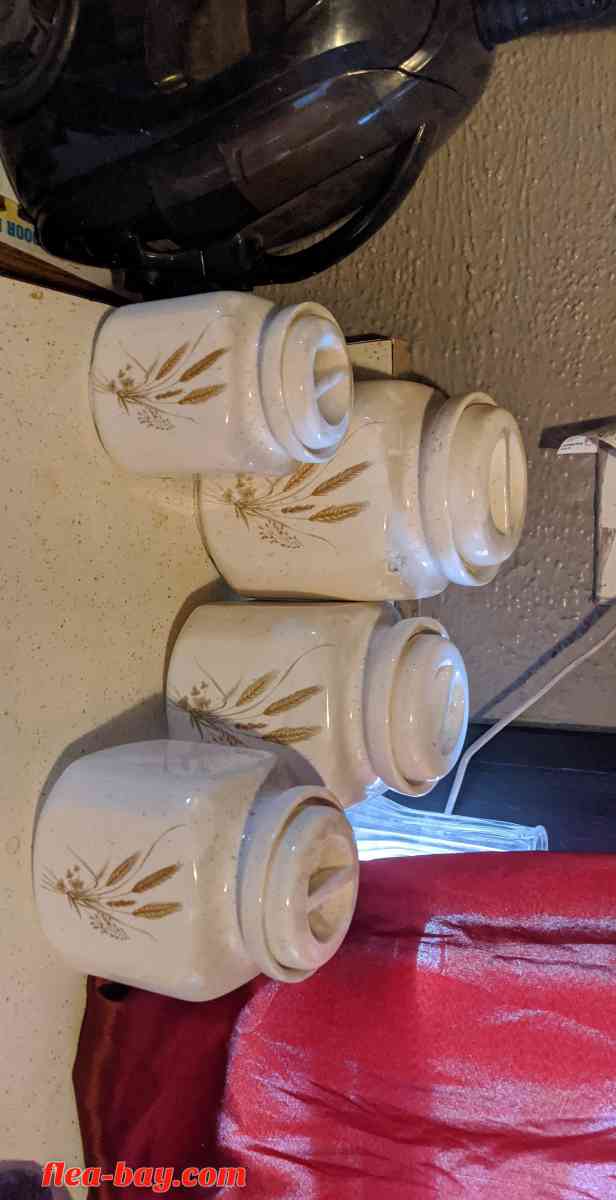 4 different size spice jars - Rockford, Illinois - FleaMarketBay