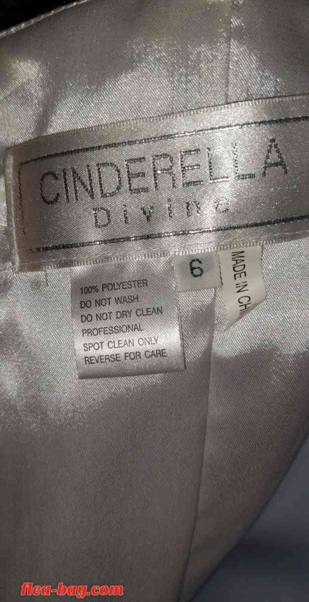 Wedding Dress. - Rockford, Illinois - FleaMarketBay