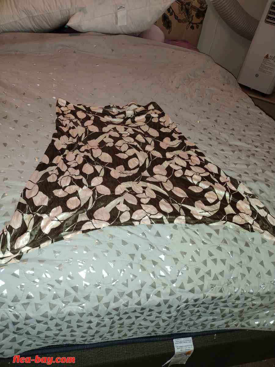short skirt fall print  NWOT - Hemet, California - FleaMarketBay