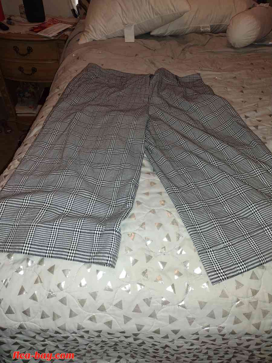 lanebyrant black and white gingham cherked print capris bran - Hemet, California