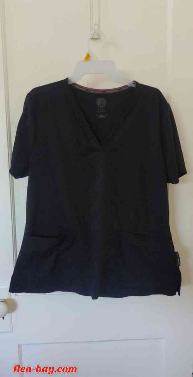 Women's scrub top. - Rockford, Illinois - FleaMarketBay