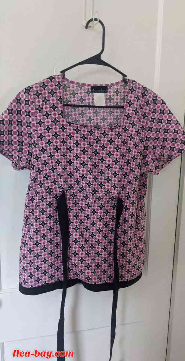 Scrub top - Rockford, Illinois - FleaMarketBay