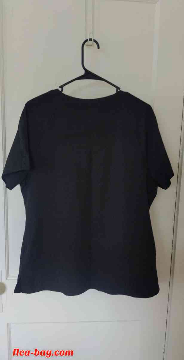 Women's scrub top - Rockford, Illinois - FleaMarketBay
