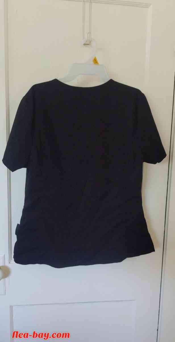 Women's scrub top. - Rockford, Illinois - FleaMarketBay