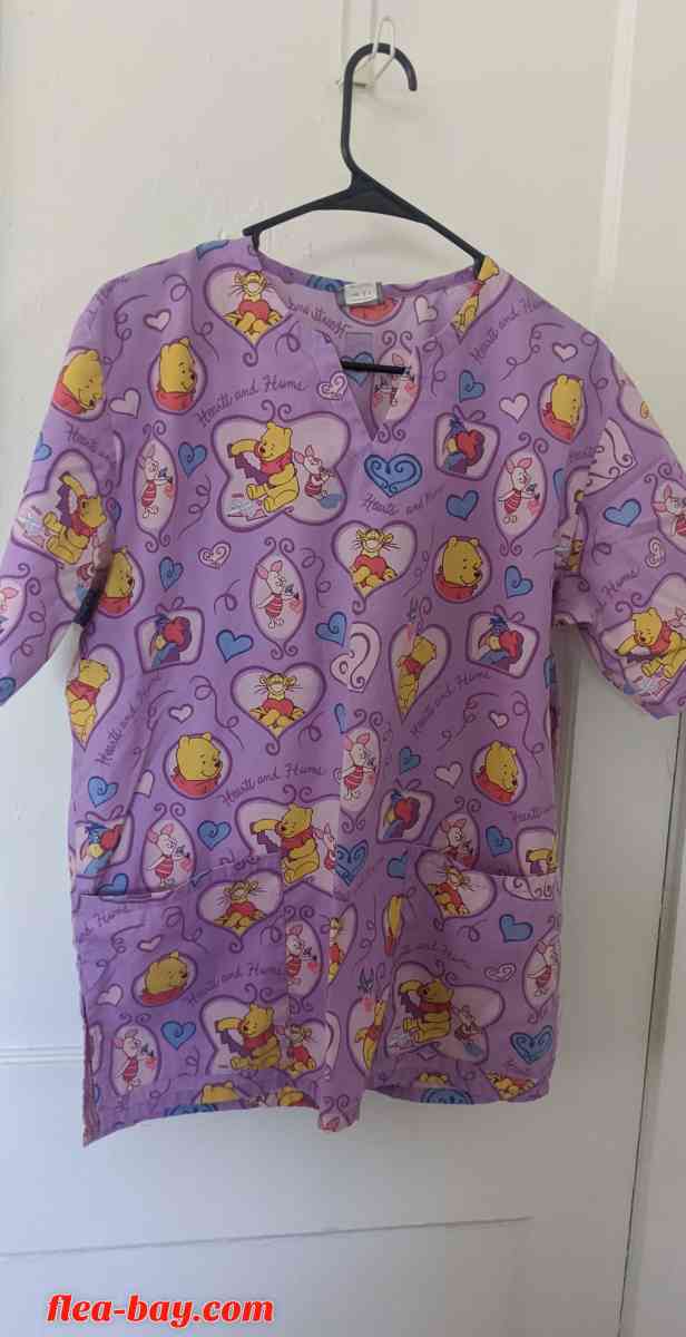 Women's scrub top. - Rockford, Illinois - FleaMarketBay