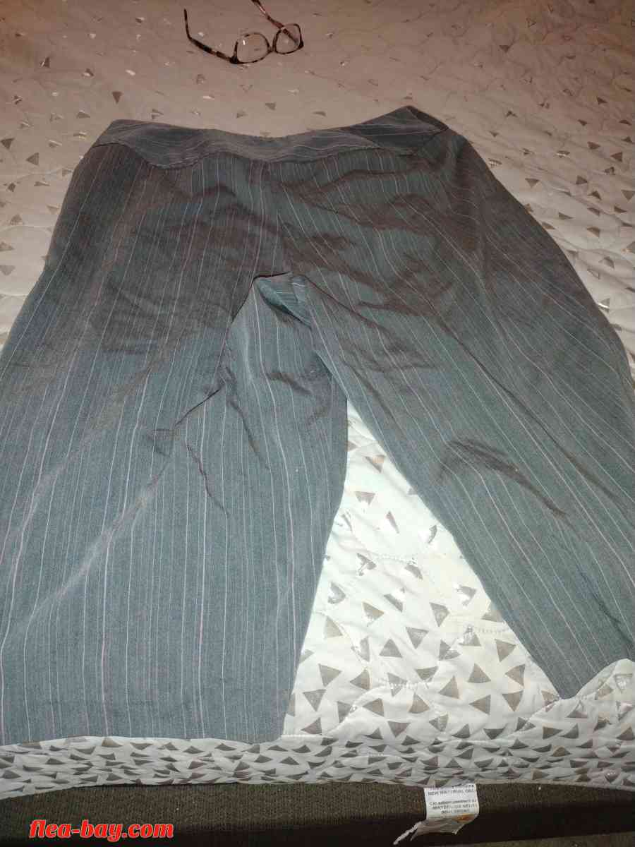 dress capris  NWOT - Hemet, California - FleaMarketBay