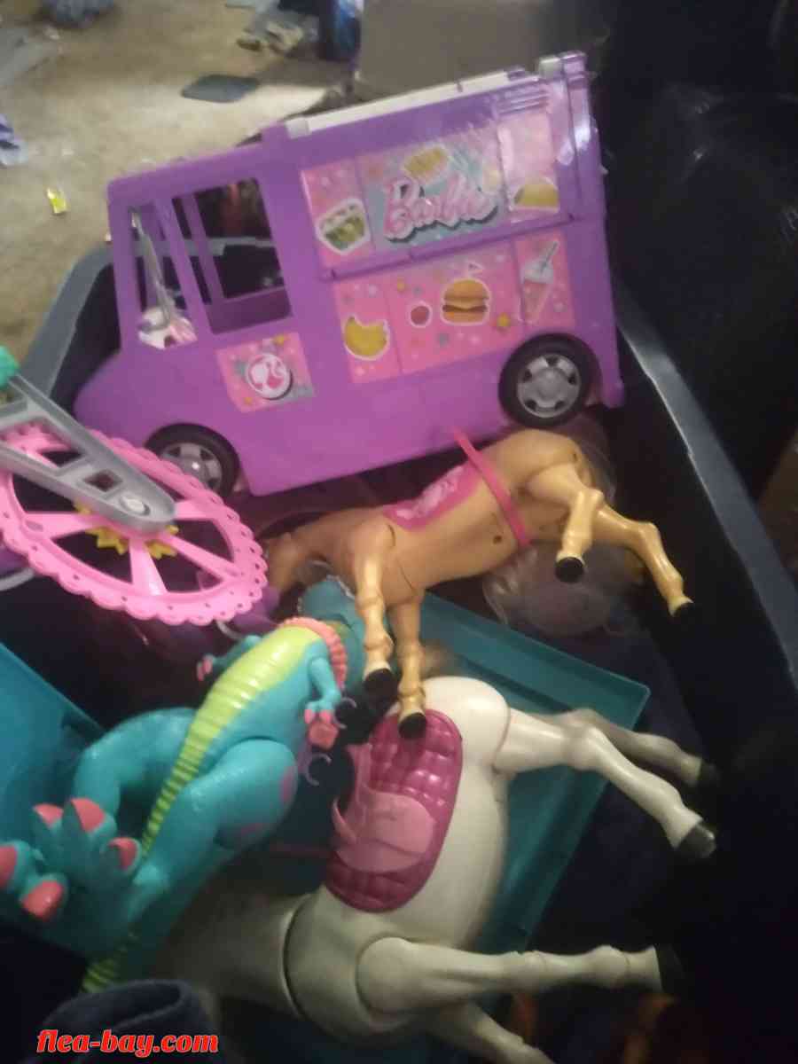 I got all these toys whoever I'm selling them too whoever wa - Girard, Ohio