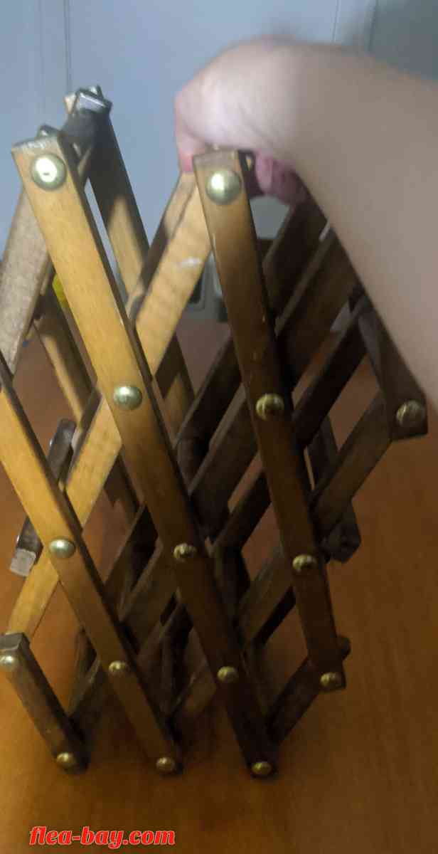 foldable wine wrack - Rockford, Illinois - FleaMarketBay