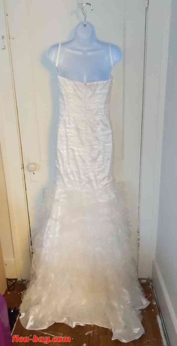 Wedding Dress. - Rockford, Illinois - FleaMarketBay