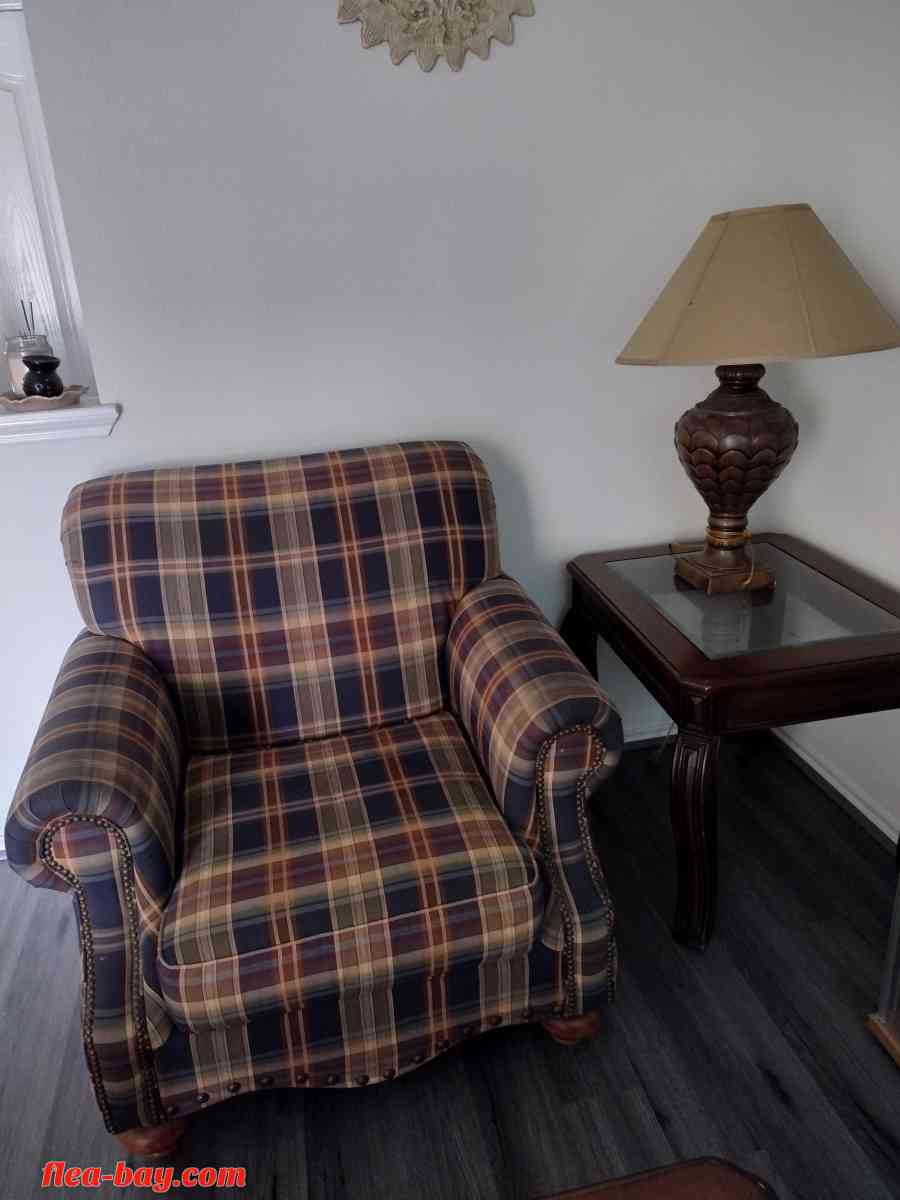 Small Living Room Set - Cypress, Texas - FleaMarketBay