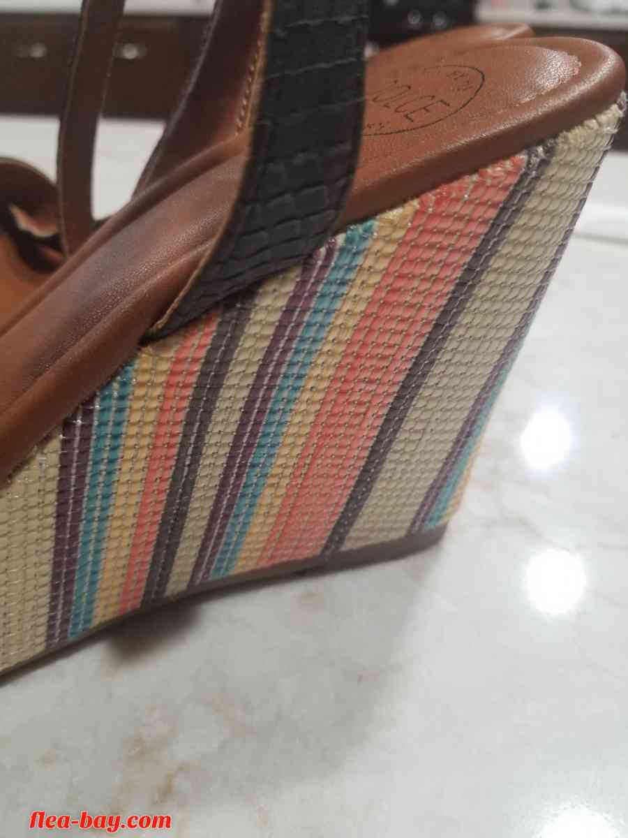 Women's Dolce Mojo Moxy size 8 Open Toe Wedges Footwear Shoe - Hobart, Indiana - FleaMarketBay