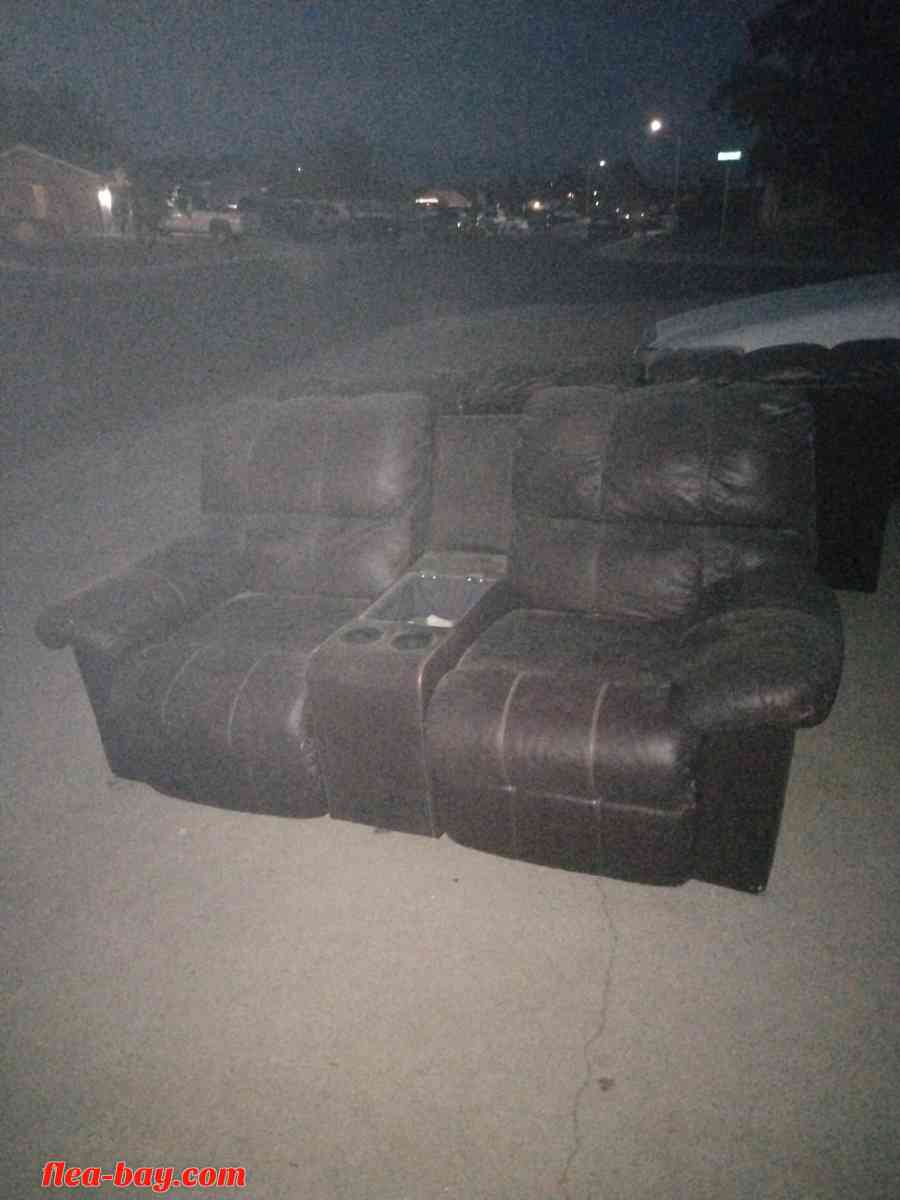 couches for sale - Bakersfield, California - FleaMarketBay