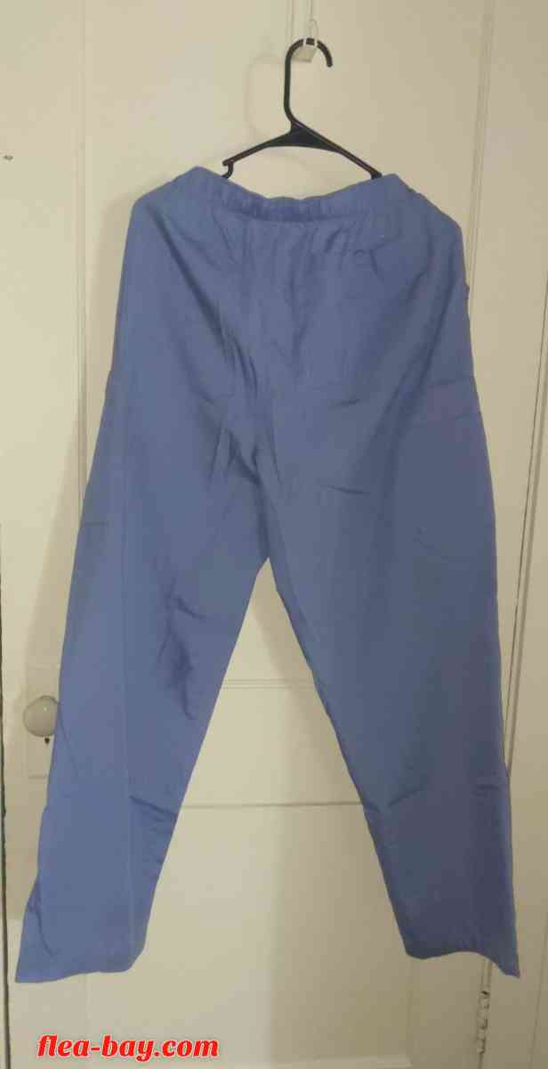 Men's scrubs. - Rockford, Illinois - FleaMarketBay
