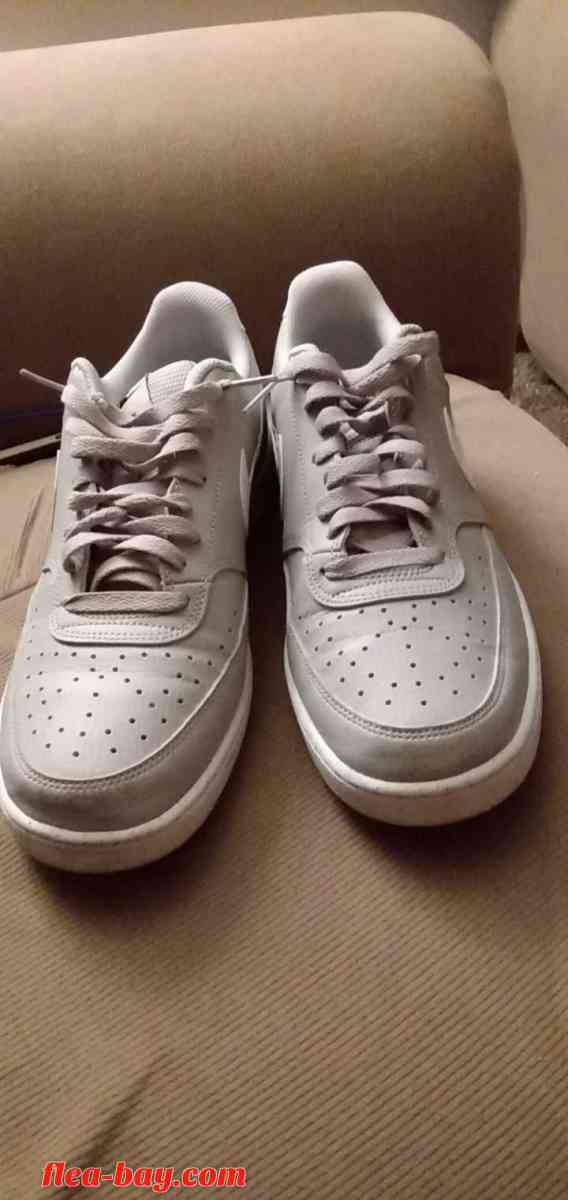 Nikes size 10.5 brand new wore one time - Lincoln, Nebraska - FleaMarketBay