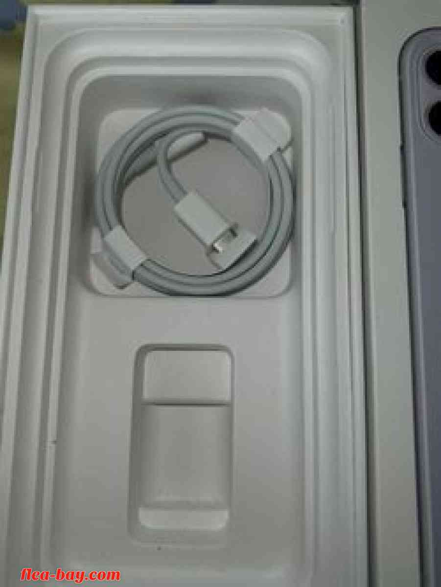 iPhone 11 purple - Miami, Florida - FleaMarketBay