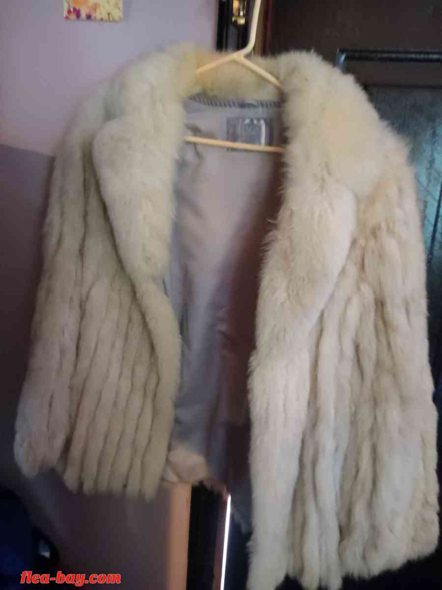 real Fox fur coat women - Spartanburg, South Carolina