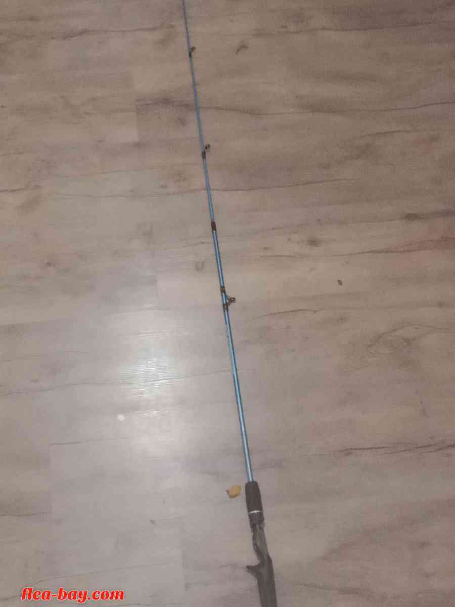 Fishing rods and fishing box - Bangall, New York - FleaMarketBay