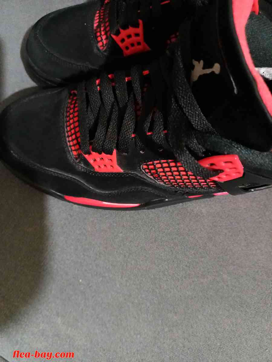 Jordan retro thunders 4 - Houston, Texas