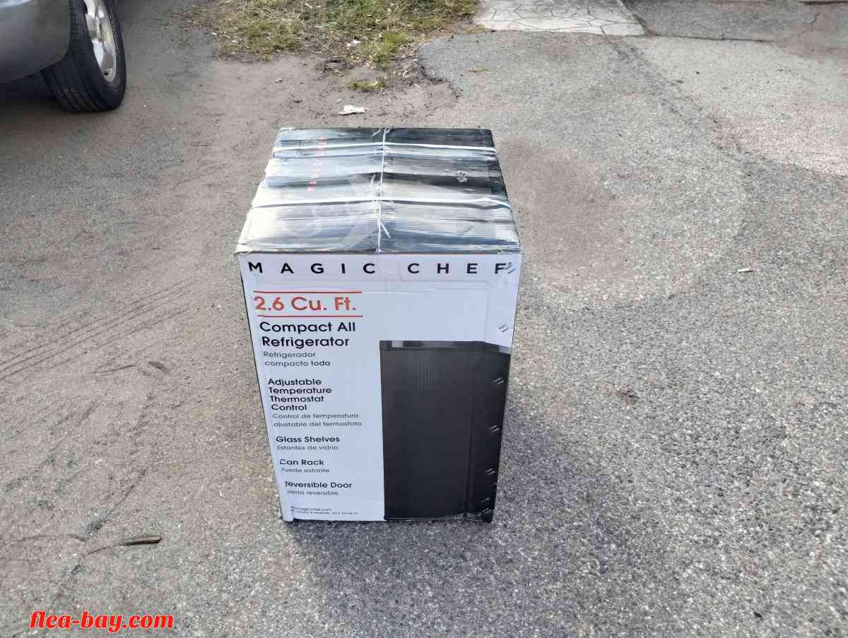 magic chef brand new mini fridge - Ormond Beach, Florida