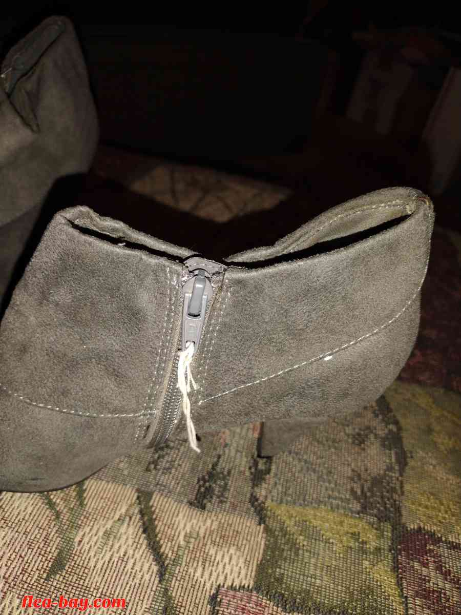 women's boots brown suede used - Hemet, California - FleaMarketBay