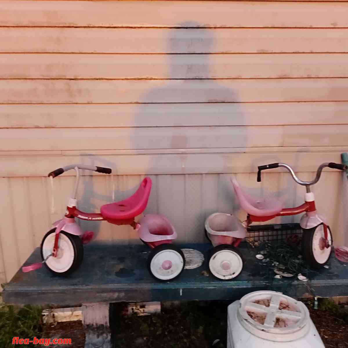 2 kids bicycles and 2 tricycle - Saint Cloud, Florida - FleaMarketBay