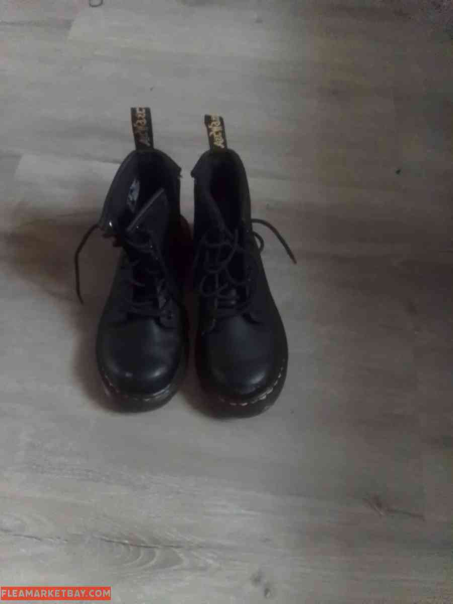 DOC-MARTIN........................SIZE:13 - Baltimore, Maryland