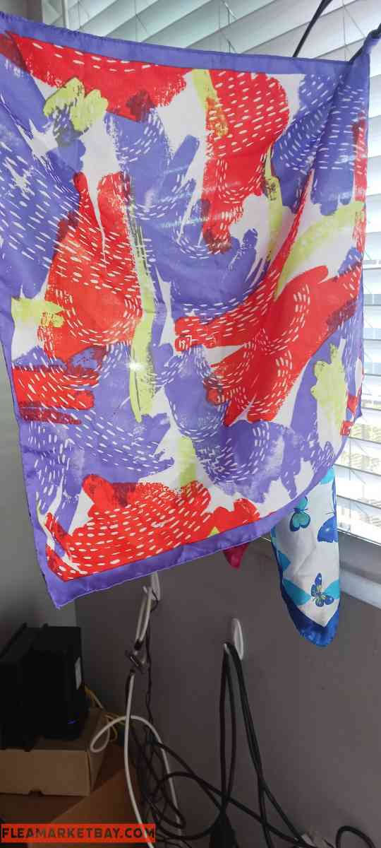 Womens Headscarfs - Los Angeles, California - FleaMarketBay