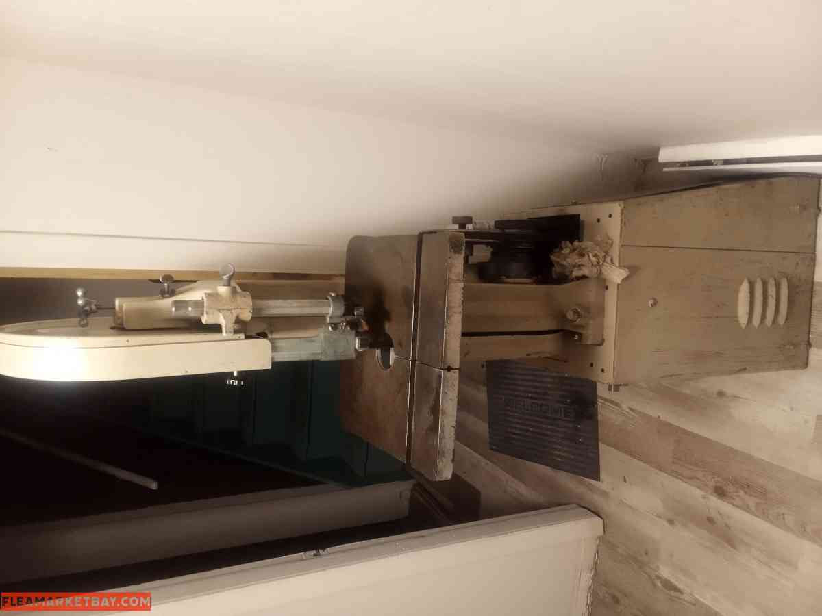 1970's model Delta/Rockwell industrial bandsaw,metal wood . - Phillipsburg, New Jersey - FleaMarketBay