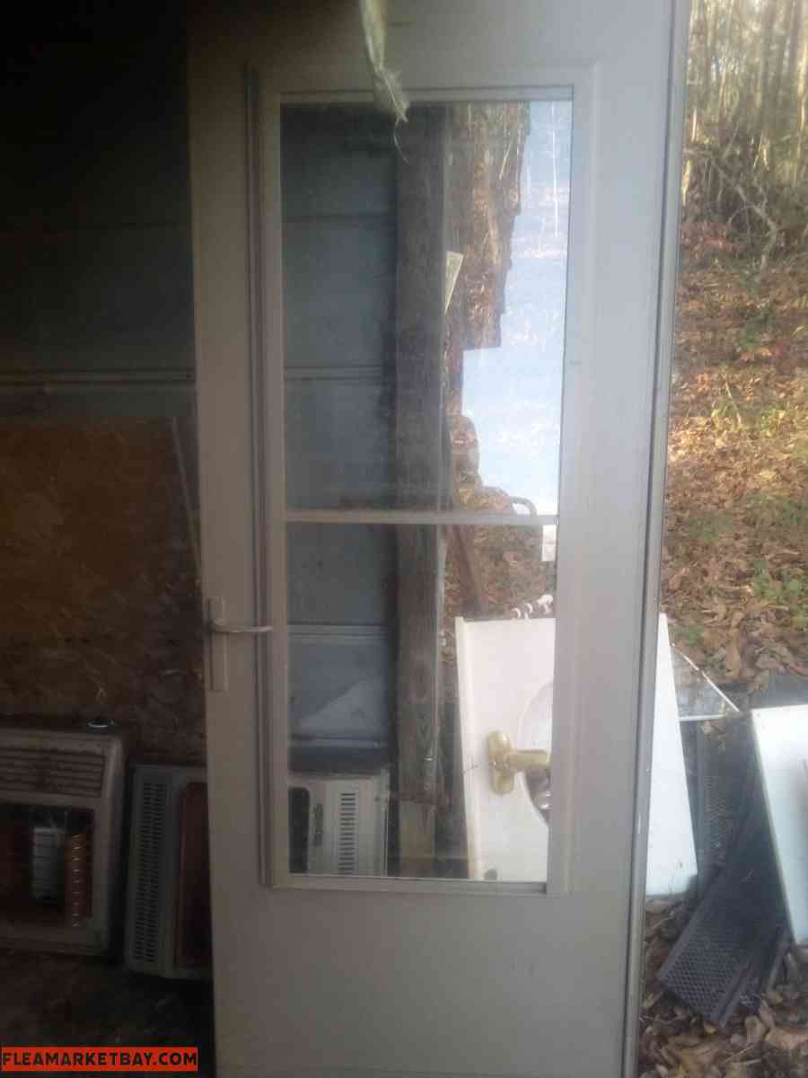 exterior door with single pull down window - Demorest, Georgia - FleaMarketBay