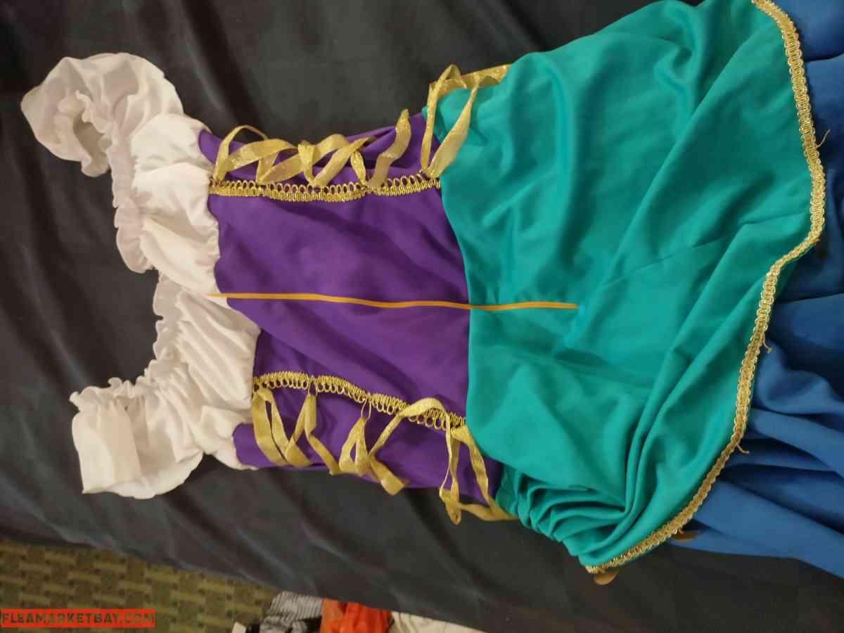 bar maid - Orlando, Florida - FleaMarketBay