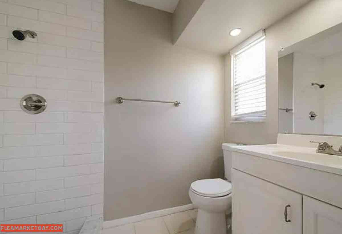 House For Rent and ready for move in - Sarasota, Florida - FleaMarketBay