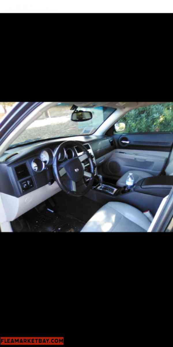 Hi, I'm selling my 2007 Dodge Magnum with 119,000 miles ever - Adelanto, California - FleaMarketBay