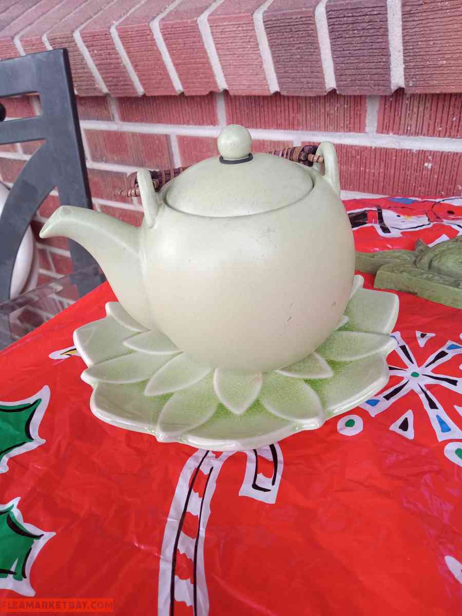 Little green teapot - Colorado Springs, Colorado - FleaMarketBay