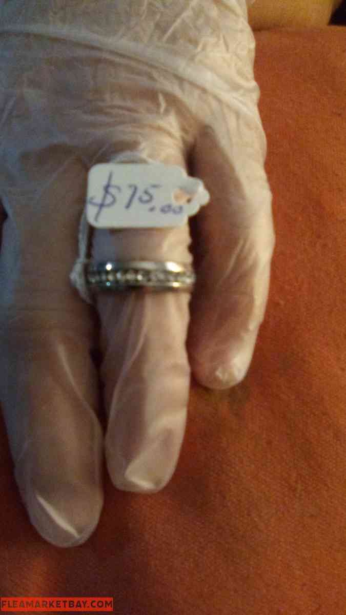 White Cubic Zirconia Diamond Ring - Hartford, Alabama - FleaMarketBay