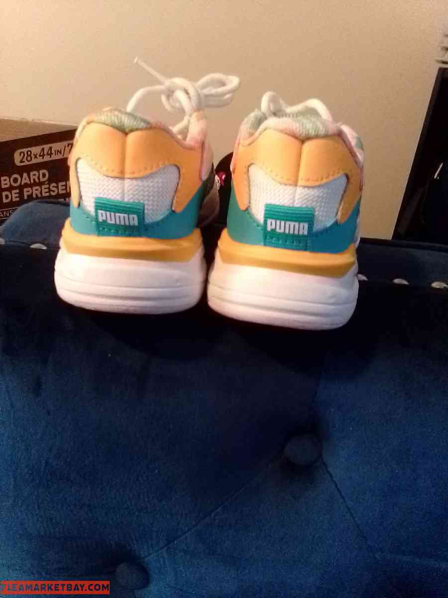 LITTLE GIRL PUMAS. SIZE:12 - Baltimore, Maryland - FleaMarketBay