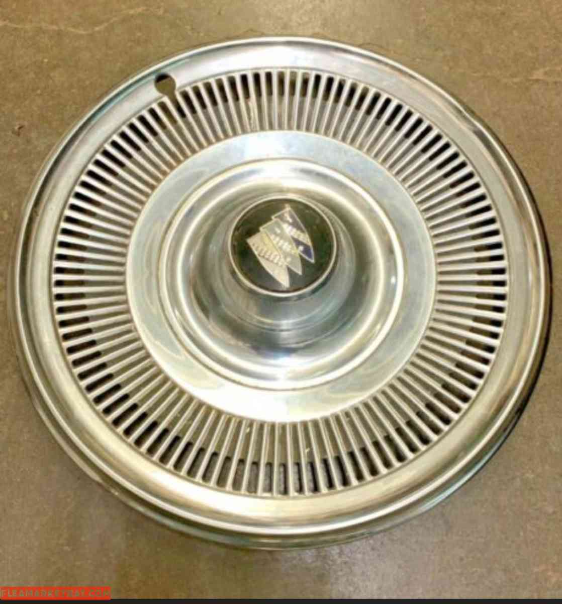 Vintage Hubcaps - Lafayette, Tennessee