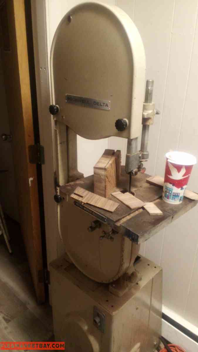 1970's model Delta/Rockwell industrial bandsaw,metal wood . - Phillipsburg, New Jersey - FleaMarketBay
