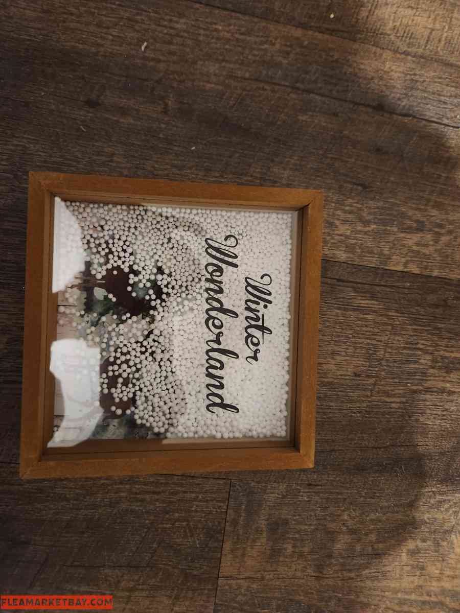 Holiday Decor - Lafayette, Tennessee - FleaMarketBay