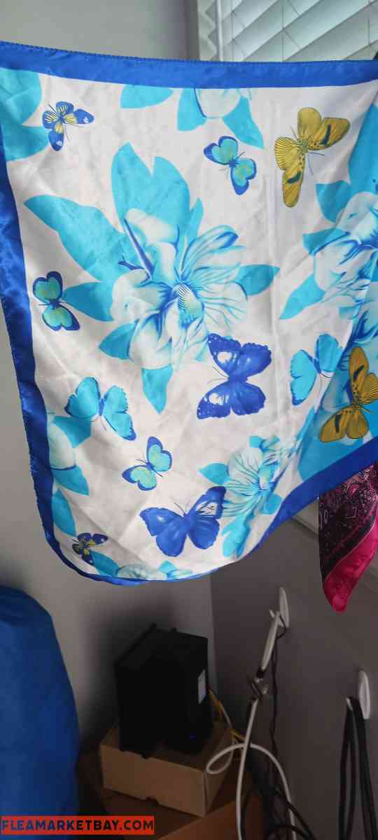 Womens Headscarfs - Los Angeles, California - FleaMarketBay