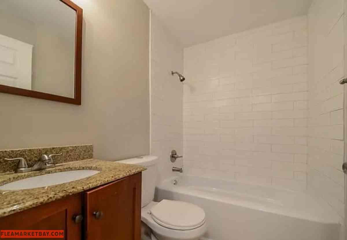 House For Rent and ready for move in - Sarasota, Florida - FleaMarketBay