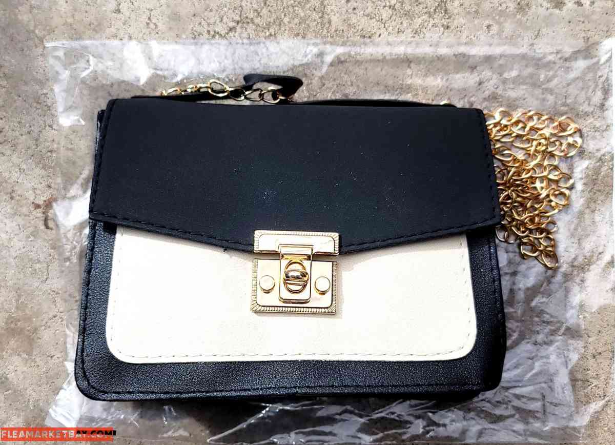 Cross body bags - Waco, Texas - FleaMarketBay