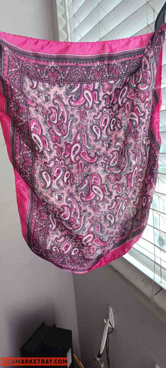 Womens Headscarfs - Los Angeles, California